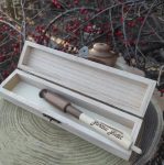 Fából készített tolltartó - egyedi gravírozással