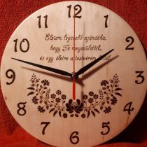 Egyedi falióra születésnapra - népi motívummal