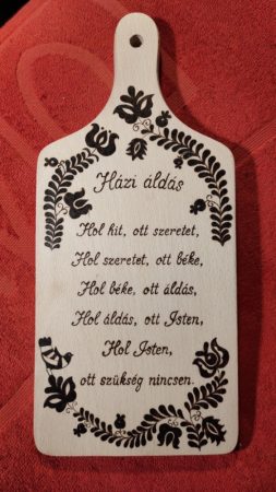Egyedi Házi áldás grafikával készített vágódeszka